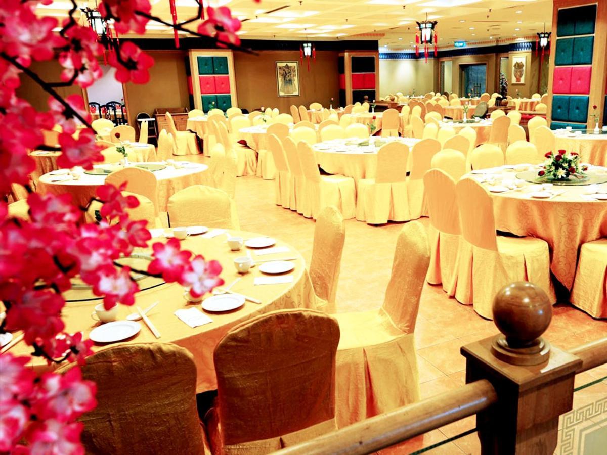Grand Darul Makmur Hotel Kuantan Exterior photo