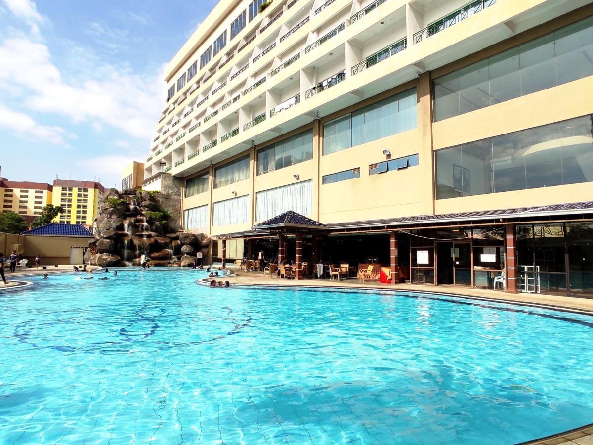 Grand Darul Makmur Hotel Kuantan Exterior photo
