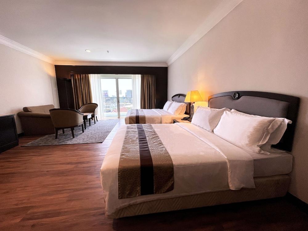 Grand Darul Makmur Hotel Kuantan Exterior photo