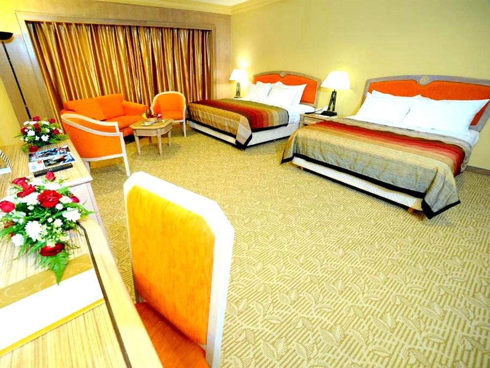 Grand Darul Makmur Hotel Kuantan Exterior photo