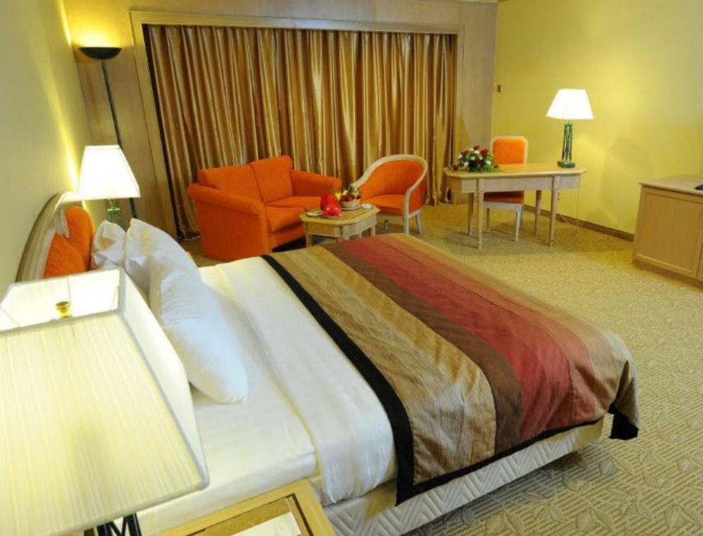 Grand Darul Makmur Hotel Kuantan Exterior photo